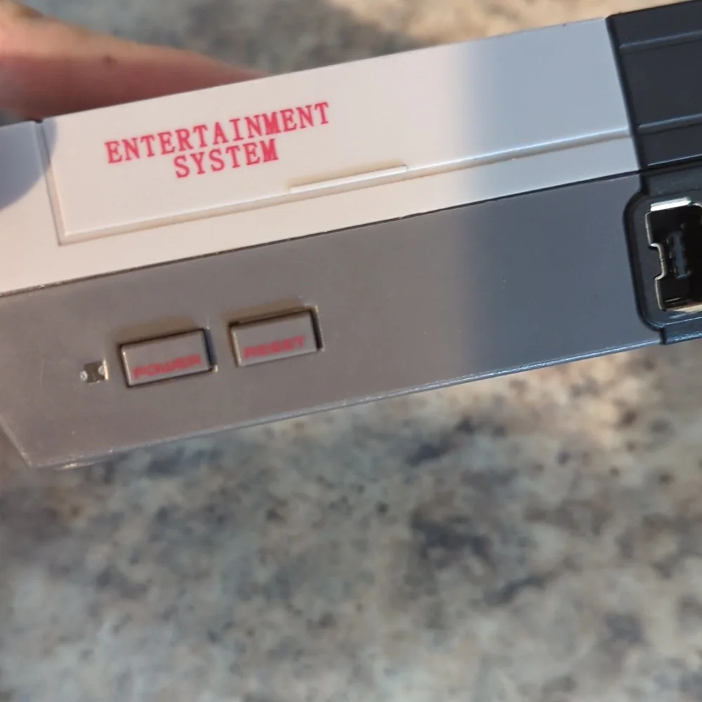 Mini 8 Bit Retro Video Game Console‎ Built-In 621 Games